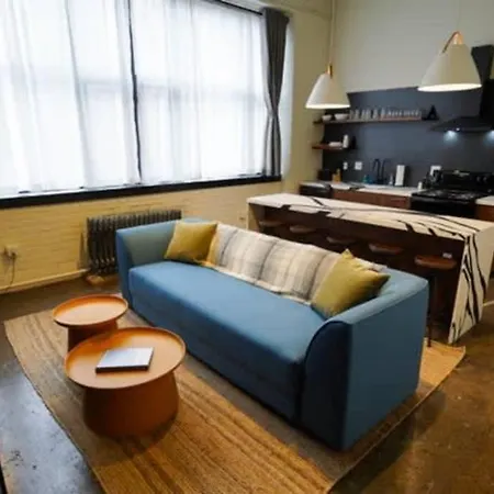 3E - *Renovated* 3 Min To Hillman Cancer Center Sleeps 6