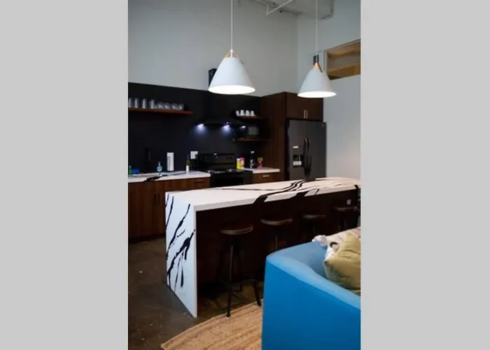 3e - *renovated* 3 Min To Hillman Cancer Center Sleeps 6 Apartment *